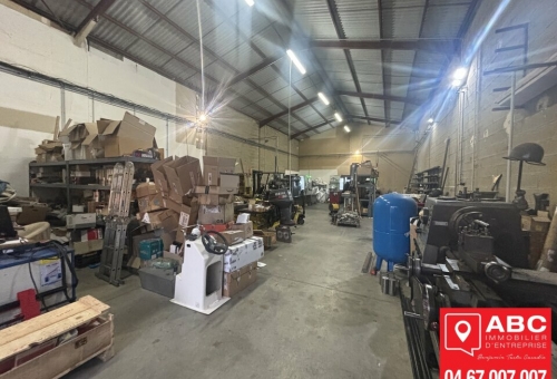 LOCAL D'ACTIVITE A LOUER A SAINT ESTEVE