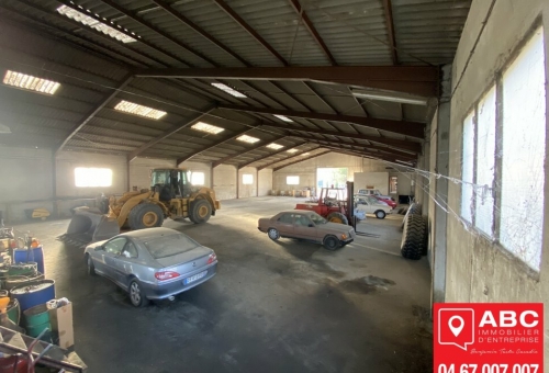 LOCAL D'ACTIVITE A VENDRE A CERET