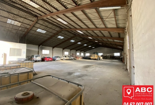 LOCAL D'ACTIVITE A VENDRE A CERET