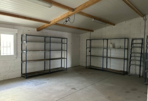 LOCAL D'ACTIVITE A LOUER A MAUGUIO