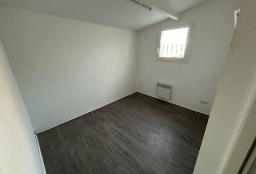 LOCAL D'ACTIVITE A LOUER A MAUGUIO