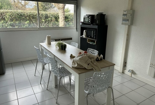 BUREAUX DIVISIBLES A LOUER A MAUGUIO FREJORGUES EST