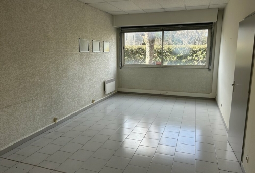 BUREAUX DIVISIBLES A LOUER A MAUGUIO FREJORGUES EST