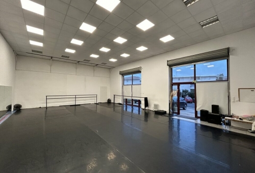 LOCAL COMMERCIAL A LOUER A LE CRES