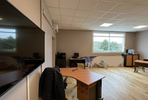 BUREAUX A LOUER AU CRES