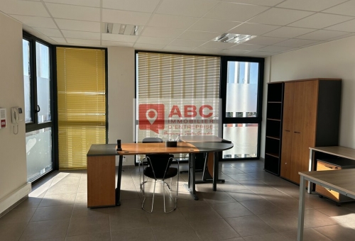 BUREAU A LOUER 700  A BEZIERS