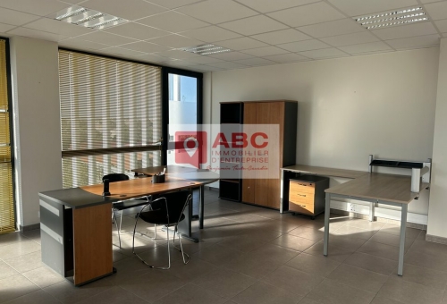 BUREAU A LOUER 700  A BEZIERS