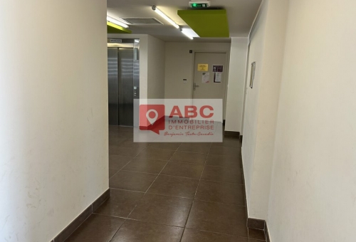 BUREAU A LOUER 700  A BEZIERS