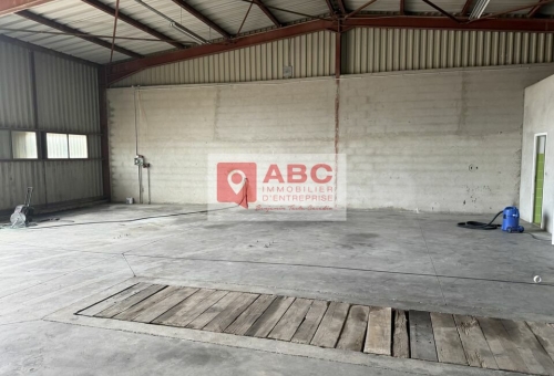LOCAL D'ACTIVITE A VENDRE OU A LOUER A PRADES 66