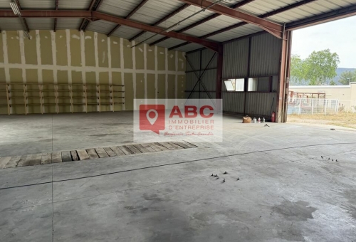 LOCAL D'ACTIVITE A VENDRE OU A LOUER A PRADES 66