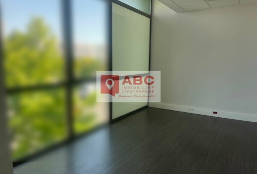 PLATEAU DE BUREAUX A LOUER A MAUGUIO AEROPORT