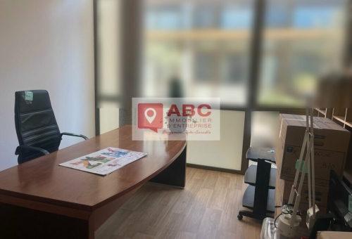 A LOUER PLATEAUX DE BUREAUX SITUES A MAUGUIO AEROPORT