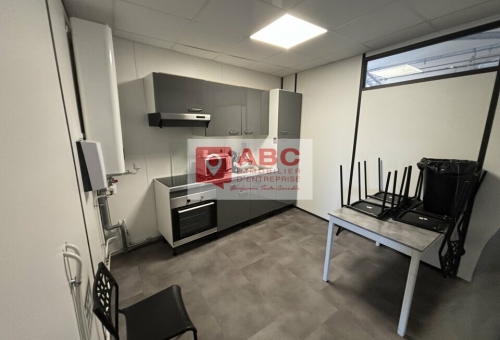 LOCAL D'ACTIIVTE + BUREAUX A LOUER A FRONTIGNAN