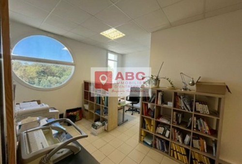BUREAUX A LOUER AU CRES 