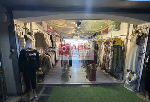 Fonds de commerce prêt-à-porter à vendre  Emplacement exceptionnel Quai du Port, Cap d'Agde