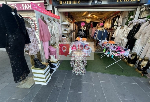 Fonds de commerce prêt-à-porter à vendre  Emplacement exceptionnel Quai du Port, Cap d'Agde