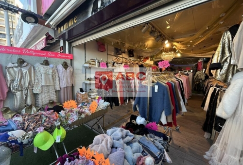 Fonds de commerce prêt-à-porter à vendre  Emplacement exceptionnel Quai du Port, Cap d'Agde