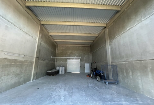 LOCAL D'ACTIVITE A LOUER A VIC LA GARDIOLE