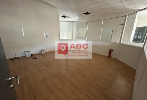 LOCAUX D'ACTIVITES A VENDRE A JACOU