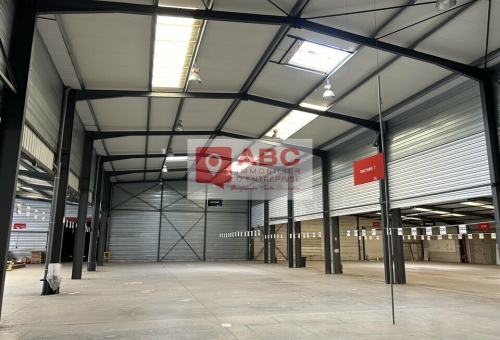 LOCAUX D'ACTIVITES A VENDRE A JACOU