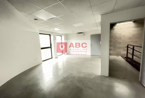 LOCAL D'ACTIVITE A LOUER A MAUGUIO