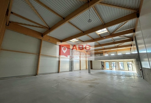 LOCAUX D'ACTIVITES NEUFS A VENDRE OU A LOUER A GALLARGUES LE MONTUEUX (30660)