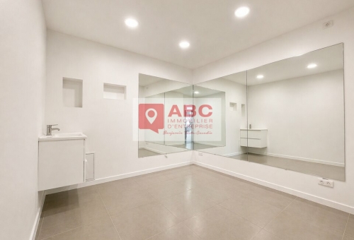 LOCAL COMMERCIAL A LOUER A LATTES DISPONIBLE IMMEDIATEMENT