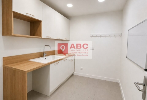 LOCAL COMMERCIAL A LOUER A LATTES DISPONIBLE IMMEDIATEMENT