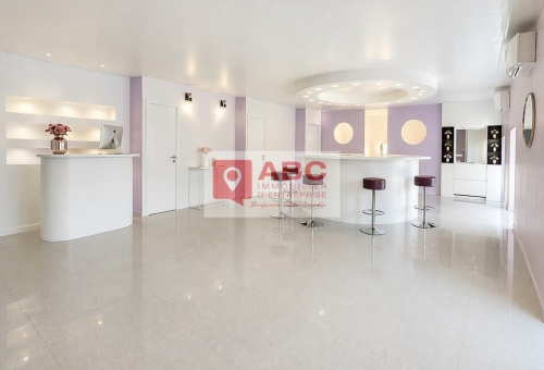 LOCAL COMMERCIAL A LOUER A LATTES DISPONIBLE IMMEDIATEMENT