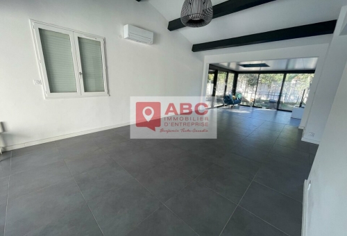 BUREAUX COMMERCIAUX A VENDRE A PEROLS 