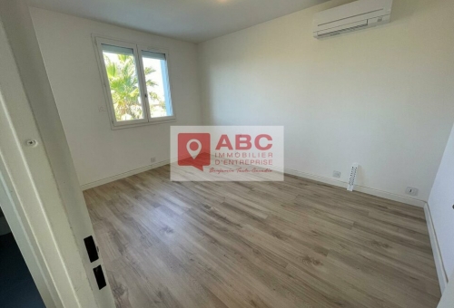 BUREAUX COMMERCIAUX A VENDRE A PEROLS 