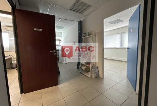 BUREAUX A VENDRE A MAUGUIO SECTEUR LA LOUVADE