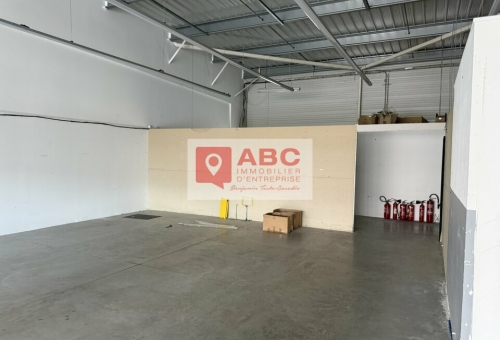 LOCAUX COMMERCIAUX A LOUER A CLAIRA